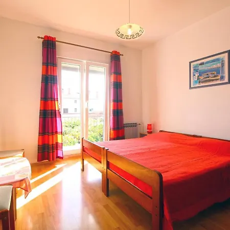 Valerija 847 Apartman Póla