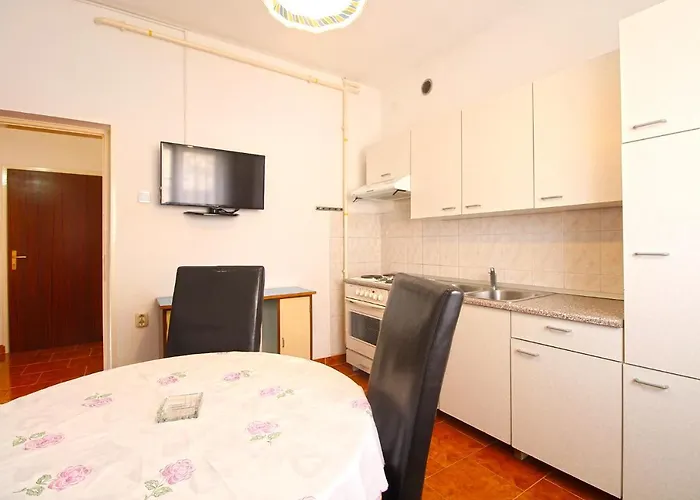 Valerija 847 아파트 풀라