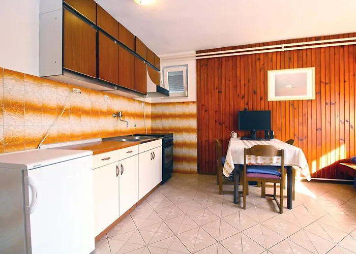 Valerija 847 아파트 풀라